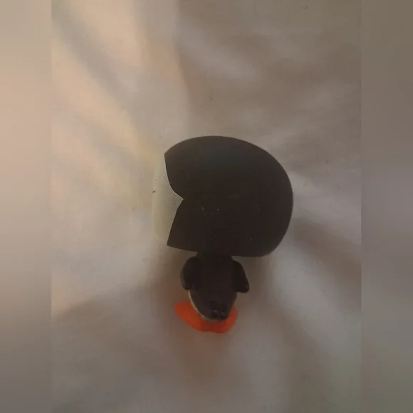 Littlest Pet Shop Black and White Penguin Figure - Picture 2 of 3